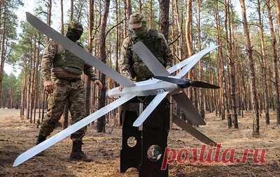 ВС РФ "Ланцетом" уничтожили бронетехнику ВСУ в курском приграничье. Средства объективного контроля зафиксировали прямое попадание и взрыв украинской бронированной машины