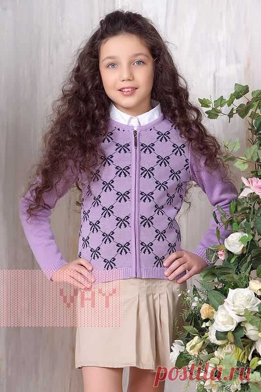 Школьная форма от марки VAY. Жакет для девочек школьный от VAY (артикул 754), цветовое решение сапфир/синий. Ещё больше школьной формы марки ВЭЙ на наших сайтах. Официальное представительство бренда VAY: купить в розницу в магазине Согревай.ру https://www.sogrevay.ru, оптовые закупки на Ньювэй.ру https://www.newvay.ru