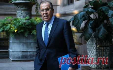 Лавров обвинил Запад в отстаивании «нашего сукина сына» Зеленского. Выступая в Совете Безопасности ООН глава, МИД России Сергей Лавров вспомнил слова, которые мемуаристы приписывают 32-му президенту США Франклину Рузвельту о никарагуанском диктаторе Анастасио Сомосе: «Может быть, он и сукин сын, но это наш сукин сын!» Этой фразой Лавров описал политику западных стран по отношению к президенту Украины Владимиру Зеленскому.
