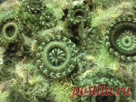 Двойной элемент фриформа с применением техники жаккарда вывязанного крючком