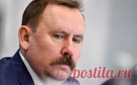 Песков не увидел прямой связи между отставкой главы ФСИН и пытками. Пресс-секретарь президента заявил, что Александр Калашников сам попросил об отставке. При этом, по словам Пескова, в исправительной системе «имеются проблемы»