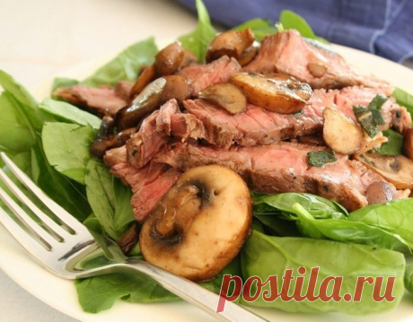 Теплый салат из шпината с мясом и шампиньонами Теплый салат из шпината с мясом и шампиньонами - пошаговый кулинарный рецепт приготовления с фото, шаг за шагом.
