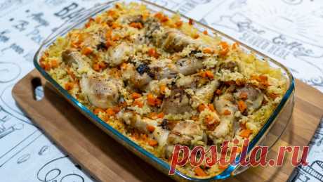Курица с рисом в духовке. Курица с рисом в духовкеЛук и морковь нарезать удобным способом (к примеру, небольшим кубиком).Сковороду поставить на огонь. Добавить 30 мл. растительного масла и сливочное масло. Пассировать лук (2 минуты). Добавить морковь и пассировать еще 2-3 минуты.Обжаренные лук и морковь переложить в емкость в которой будет готовиться блюдо в духовом шкафу.В эту же сковороду добавить оставшееся растительное масло (30 мл.) и обжарить куриные голени до золотистого цвета с каждой…