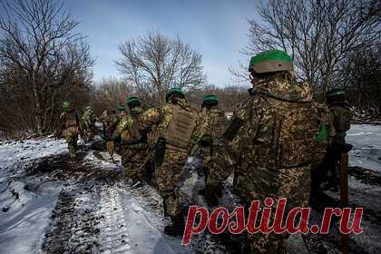 Военкор рассказал о равносильных самоубийству действиях ВСУ. Удержание позиций в селе Парасковиевка вблизи Артемовска равносильно самоубийству для Вооруженных сил Украины, пишет WarGonzo. «К северо-западу от этого населённого пункта "оркестранты" перерезали трассу М-03. Теперь удерживать позиции в Парасковиевке для украинской армии равносильно самоубийству», — сказано в посте.