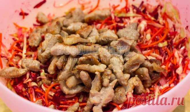 Салат из белокочанной капусты - Не верю (свекла, морковка, жареное мясо) - рецепт с пошаговыми фото | Все Блюда