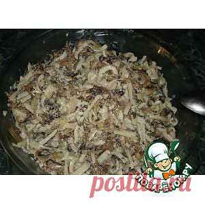 Салат из кальмаров с грибами - кулинарный рецепт