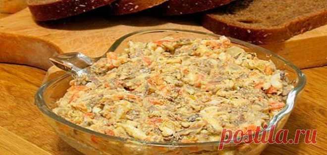 Салат с печенью, морковкой и луком