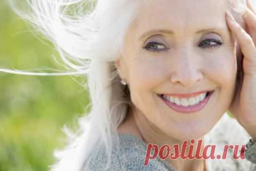 Макияж для женщины 50 лет: что обязательно должно быть в косметичке? | Trendy-u.com
