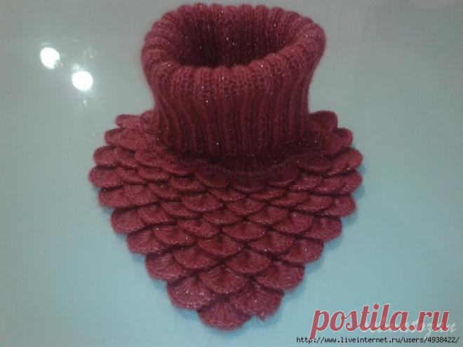 Манишка узором "чешуя" крючком. Красивая идея!