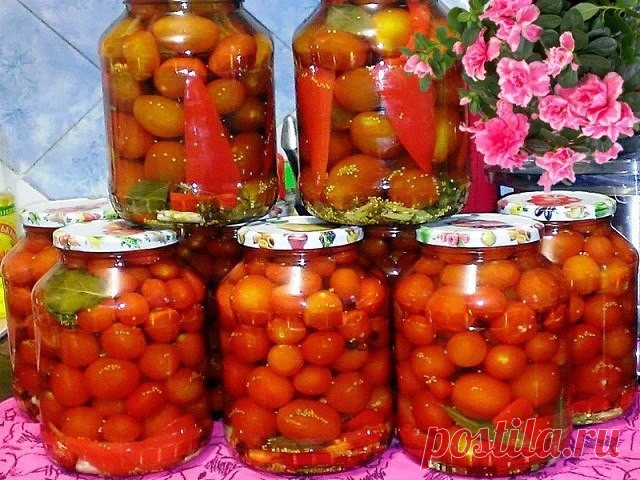 Помидоры, маринованные с семенами горчицы.