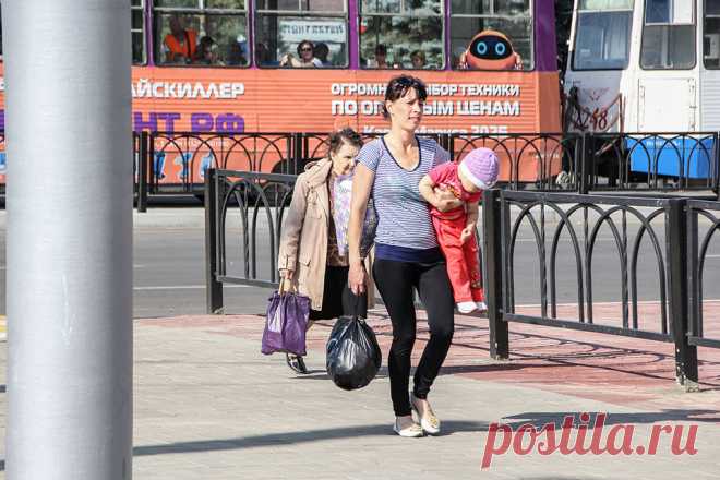 «Город юности моей». Стихи Александра Павлова. Музыка Виталия Титова. Аранжировка Владимира Сидорова. Исполняют хор мальчиков «Соловушки Магнитки» и мужской вокальный ансамбль «Металлург» под руководством Александра Никитина. Партия фортепиано – Владимир Галицкий. 1999.