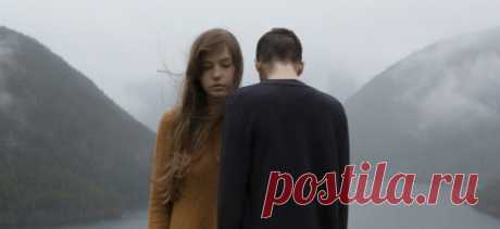 Встречайтесь с тем, кто обходится с вами как с ничтожеством
Вы должны встречаться с тем, кто ни во что вас не ставит. Я серьезно. Забудьте все статьи и очерки, которые вы читали о «любви, которой заслуживаете». Перестаньте мечтать о том, что найдете парня, который будет делать только то, что вы любите и пребывать в блаженстве от того, что просто сидит рядом с вами. Да, я […]
Читай пост далее на сайте. Жми ⏫ссылку выше