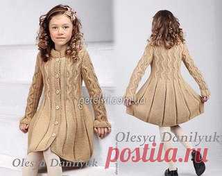 Красивое пальто спицами для девочки. Схемы, выкройки
Очень красивое пальто для девочки от Олеси Данилюк. Связано спицами. Схемы и выкройки прилагаются.