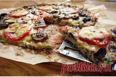 Пицца «Ночная слабость» Начинка что совесть позволит, то и добавляйте. У меня шампиньоны, помидор, укроп, сыр.
 
Перемешать все ингредиенты для теста. Если у вас есть силиконовый коврик, то берите его. У меня нету, я запекала на пергаменте. Выложить тесто на пергамент в форме круга, квадрата, как душа желает.
 
В духовку на 20-25 минут при 180 С. Затем смазать соусом, разложить начинку, еще на минут 5, затем посыпать сыром, выдержать пока не расплавится сыр.
 
Пицца готова...