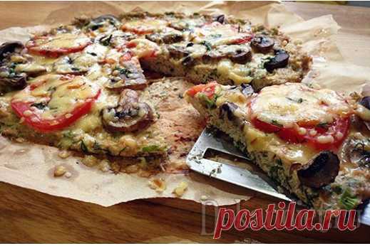 Пицца «Ночная слабость» Начинка что совесть позволит, то и добавляйте. У меня шампиньоны, помидор, укроп, сыр.
 
Перемешать все ингредиенты для теста. Если у вас есть силиконовый коврик, то берите его. У меня нету, я запекала на пергаменте. Выложить тесто на пергамент в форме круга, квадрата, как душа желает.
 
В духовку на 20-25 минут при 180 С. Затем смазать соусом, разложить начинку, еще на минут 5, затем посыпать сыром, выдержать пока не расплавится сыр.
 
Пицца готова...