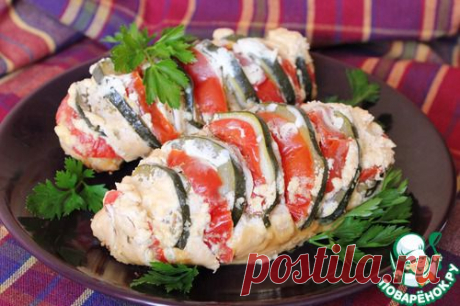 Куриные грудки с овощами в сметанно-чесночном соусе.
