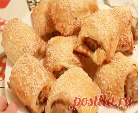 МЯСНЫЕ КОЛБАСКИ В СЛОЕНОМ ТЕСТЕ