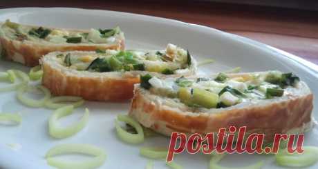 Рулет с луком и яйцом / Простые рецепты