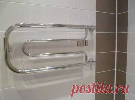 Какие ошибки установки полотенцесушителей приводят к протечкам в ванной