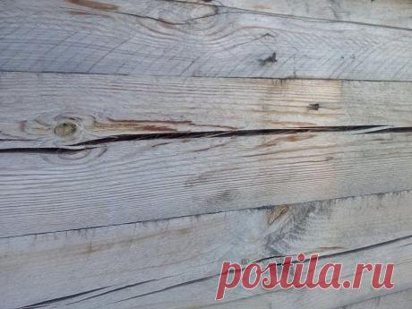 Чем заделать трещины в брусе? Провожу эксперимент из 3 замазок | Дом в Лесу | Пульс Mail.ru Во время сушки на брусе появились трещины, так бывает, это естественный процесс дерева. От трещин невозможно избавиться насовсем, их можно лишь...