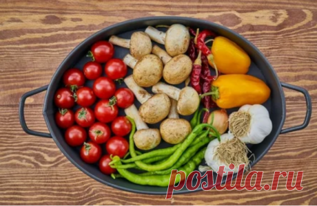 Не сочетаемые между собой продукты Шеф-повар Владимир Павлов рассказал, какие продукты не стоит использовать в одном блюде или употреблять в одном приеме пищи: они могут вызвать ощущение тяжести в желудке, изжогу и другие болезненные проявления.Например, одно из популярных блюд, мясо с картошкой, может быть вредно для...