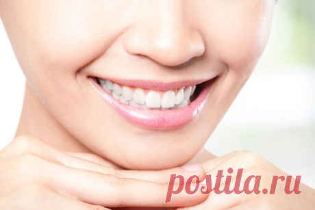 Как сделать зубы белее: 9 рекомендаций стоматологов
Цвет зубов никак не связан с их здоровьем. Но большинству людей все равно хочется, чтобы их зубы были белоснежными. Ниже — несколько рекомендаций, как сделать улыбку по-голливудски ослепительной. 1. Чистите зубы дважды в день дома и хотя бы раз в полгода делайте профгигиену у стоматолога На наших зубах постоянно откладывается налет. Это липкая пленка, которая […]
Читай пост далее на сайте. Жми ⏫ссылку выше