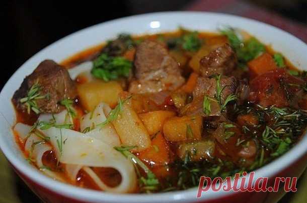 Невероятно вкусное блюдо - лагман! - У нас так Лагман. Необходимо для приготовления: Говядина (баранина)- 700-800г., Редька маргеланская- 2 средних шт., Репа — 2 средних шт., Картофель- 5 небольших, Морковь- 2 средних шт., Лук репчатый- 2 шт.,...