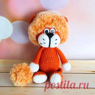 Львёнок амигуруми. Схемы и описания для вязания игрушек крючком! Бесплатный мастер-класс от Светланы @lapuli_ot_babuli по вязанию львёнка крючком. Размер вязаной игрушки примерно 16 см. Для изготовления такого льва…