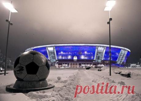 Самый прекрасный город на Земле - мой Донецк... И никогда для меня не будет иначе. Да, на нашем шарике много удивительных, красивейших, неповторимых городов, но роднее Донецка нет и не будет. С наступающим Новым Годом, любимый город!!!