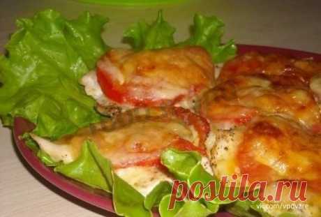 Куриное филе с помидором и сыром в духовке