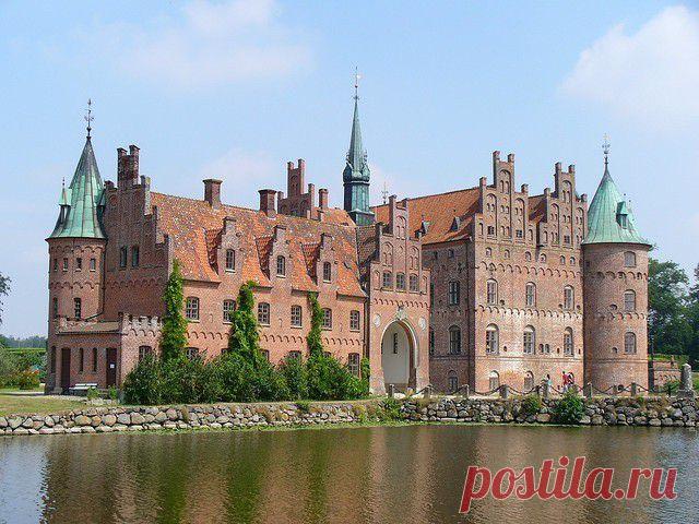 Замок Эгесков, Дания..