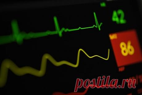 Врач назвал неочевидный предвестник инфаркта. Врач-терапевт Елена Малышева и кардиолог Герман Гандельман в эфире программы «Жить здорово!» на Первом канале заявили, что импотенция может быть предвестником инфаркта. «Эрекция — это сосудистый феномен, это кровенаполнение сосудов полового члена, и если кровенаполнения нет, значит, есть препятствие», — пояснила она.