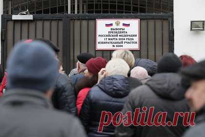 Полиция задержала бросившего горючую смесь в посольство России провокатора. Полиция задержала провокатора, бросившего горючую смесь в посольство РФ в Кишиневе. «Две бутылки с зажигательной смесью были брошены во двор посольства. Злоумышленник задержан силами правоохранительных органов», — заявил пресс-секретарь посольства России в Кишиневе Анатолий Лошаков.