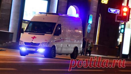 В Москве мужчина попал в больницу с отеком мозга после конфликта с подростком-скейтером. В Москве госпитализировали мужчину, который поссорился на улице со скейтбордистом. Об этом сообщает РЕН ТВ со ссылкой на собственный источник. По данным инсайдера, все произошло 13 ноября на улице Остоженка. 50-летний мужчина ...