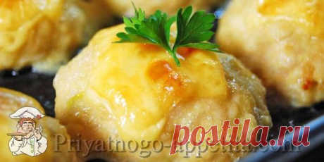 Куриные котлеты в духовке получились вкусные и одновременно полезные. Когда моя семья говорит на полезную пищу «вкусно» - это лучшая оценка моих стараний. Ведь полезная еда, очень часто не такая вкусная как, например: жареная картошка или майонез с кетчупом, или и то, и  другое одновременно. Поэтому эти котлеты превзошли все мои ожидания!!!Так что готовьте без сомнений и радуйтесь жизни!