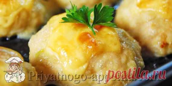 Куриные котлеты в духовке получились вкусные и одновременно полезные. Когда моя семья говорит на полезную пищу «вкусно» - это лучшая оценка моих стараний. Ведь полезная еда, очень часто не такая вкусная как, например: жареная картошка или майонез с кетчупом, или и то, и  другое одновременно. Поэтому эти котлеты превзошли все мои ожидания!!!Так что готовьте без сомнений и радуйтесь жизни!