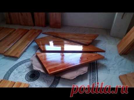 Наносим лак для паркета на ступеньки