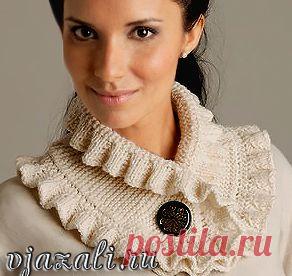 Элегантный шарфик-воротник спицами.ЗДЕСЬ--- http://www.yaklassnaya.com/svyazat-sharf-spitsami-dlya-nachinayushhih/