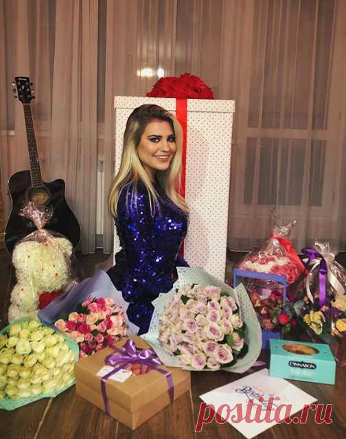 Внучка Боярского в роскошном платье отметила день рождения