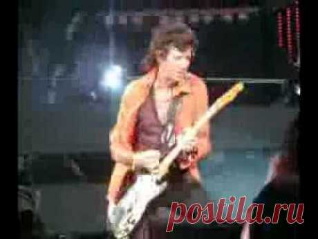Keith Richards drunk on stage