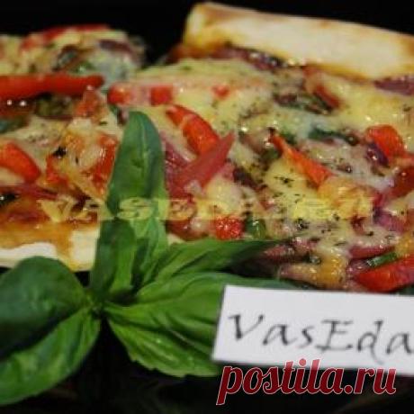 Рецепт – Пицца с салями и зеленым базиликом | vaseda.ru