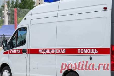 Россиянка выпала из окна 11-го этажа после ссоры с мужем и разбилась насмерть. Жительница Читы выпала из окна 11-го этажа после ссоры с мужем и разбилась насмерть. Прохожий заметил тело 29-летней россиянки на крыше цветочного магазина. В Минздраве Забайкалья уточнили, что от полученных травм женщина скончалась до приезда медиков. Сотрудники полиции начали работать на месте происшествия.