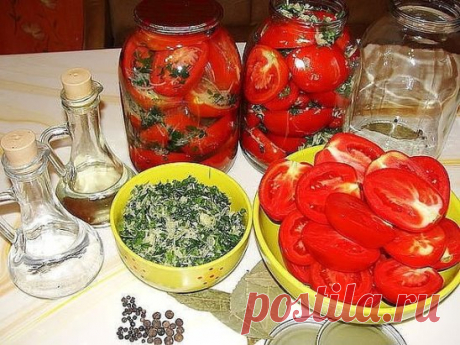 ПОМИДОРЫ, КОНСЕРВИРОВАННЫЕ ПОЛОВИНКАМИ. ОЧЕНЬ ВКУСНЫЕ!!! 
НАДО НА 10 ЛИТРОВЫХ БАНОК: 
• Помидоры – 5-6 кг 
• Лук репчатый (желательно фиолетовый) – 10 шт. 
• Перец болгарский сладкий – 4-5 шт. 
• Чеснок – 20 зубчиков 
• Листья хрена – 10 шт. 
• Зонтики укропа – 10 шт. 
• Морковь – 3-4 шт. 
• Лимонная кислота 
Для рассола ( на 10 банок примерно 6 литров рассола, лучше сделать чуть больше). 
На 1 литр воды: 70 сахара, 50 г соли. 
ГОТОВИМ: 
1. Литровые банки хорошо помыть. 
2. Помидоры, перец,