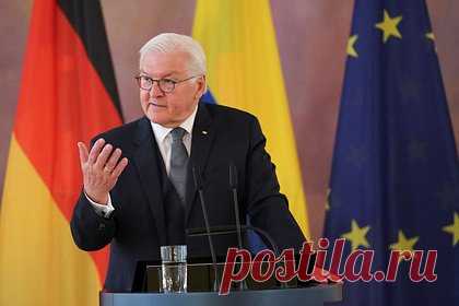 Президент Германии призвал находящихся в ФРГ арабов дистанцироваться от ХАМАС. Президент Германии Франк-Вальтер Штайнмайер призвал людей с палестинскими и арабскими корнями, находящихся в ФРГ, дистанцироваться от радикального палестинского движения ХАМАС. Политик подчеркнул, что в стране нет места межнациональным распрям и призывам к уничтожению государств.