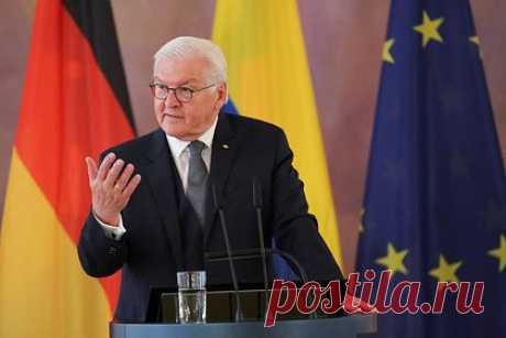 Президент Германии призвал находящихся в ФРГ арабов дистанцироваться от ХАМАС. Президент Германии Франк-Вальтер Штайнмайер призвал людей с палестинскими и арабскими корнями, находящихся в ФРГ, дистанцироваться от радикального палестинского движения ХАМАС. Политик подчеркнул, что в стране нет места межнациональным распрям и призывам к уничтожению государств.
