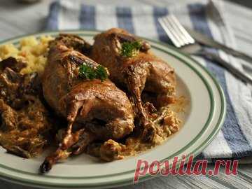 Перепела в грибном соусе в мультиварке - простой и вкусный рецепт с пошаговыми фото