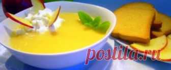 Ароматный яблочный суп с медом и сухарями