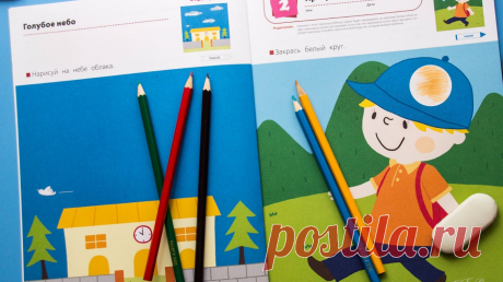 7 навыков, которым стоит обучить первоклашку Поступление в школу — настоящее испытание для всей семьи. И особенно для малыша. Последний месяц перед первым классом — непростое время, когда стоит подготовить малыша. Важно не только повторить уже изученный материал, но и подготовить ребенка психологически. Как же найти баланс в занятиях: так, чтобы не переутомить ребенка и в то же время помочь ему чувствовать себя увереннее на своих первых уроках? Чему дошкольника нужно учить обязательно и чего…