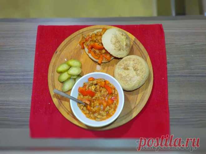 Бургер Неряха Джо (Sloppy Joe) Рецепт бюджетного бургера Слоппи Джо. Это очень вкусная альтернатива типичным гамбургерам.Начинка для этого сендвича – мясной соус! Огромный плюс гамбургера в том, что вы можете добавлять в мясной соу...