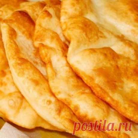 Пышный лангош по-венгерски.Замечательный быстрый рецепт, а какой сытный!